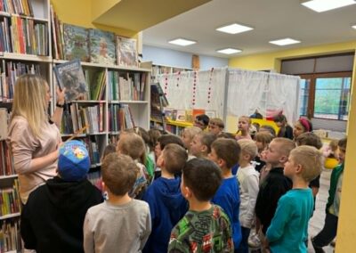 Ważki i Żeglarze z wizytą w bibliotece